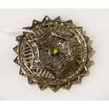 14CT GOLD & SILVER MIXED TESTED BROOCH WITH ROSE CUT DIAMONDS & PERIDOT