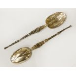 PAIR OF SILVER GILT ANTOINETTE SPOONS 2OZS APPROX