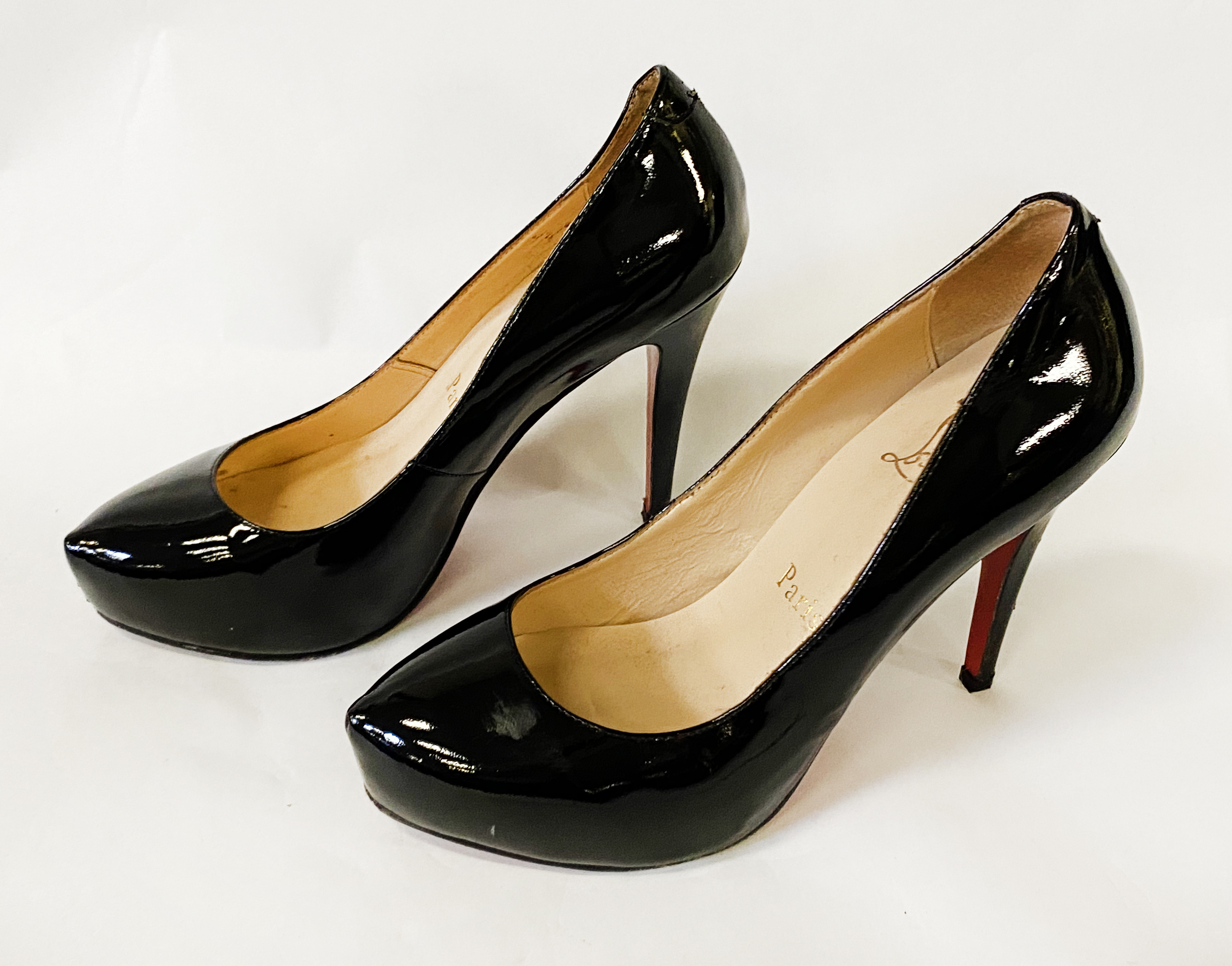 PAIR OF CHRISTIAN LOUBOUTIN BLACK HIGH HEELS SHOES SIZE 40 A/F