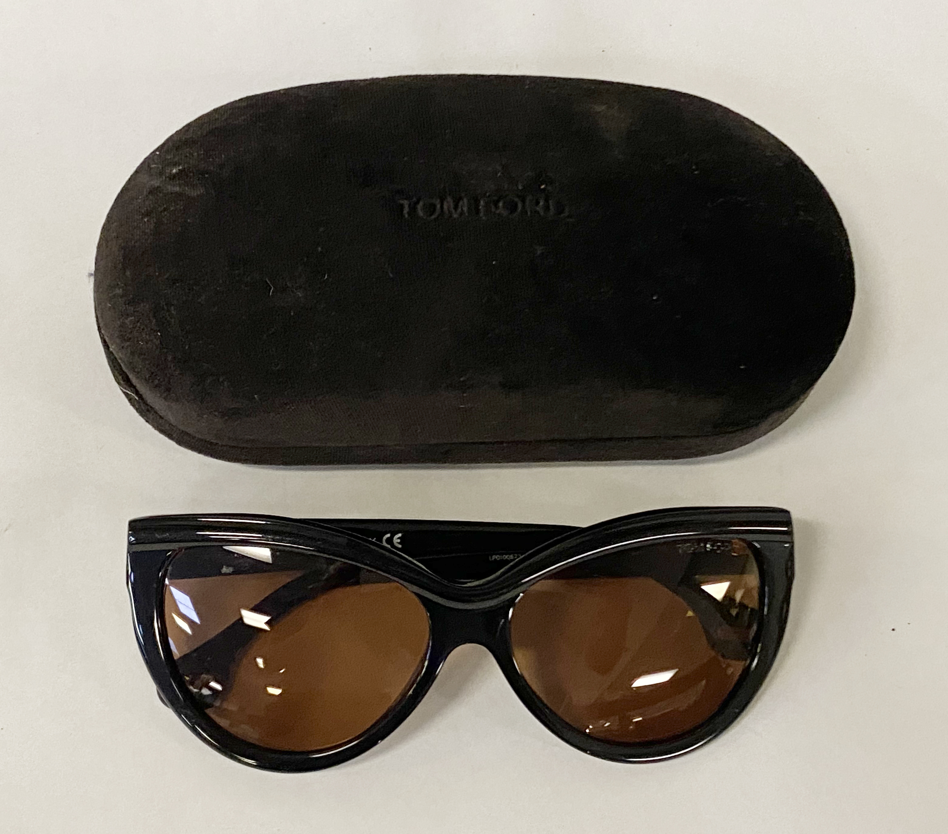 TOM FORD SUNGLASSES - IN CASE
