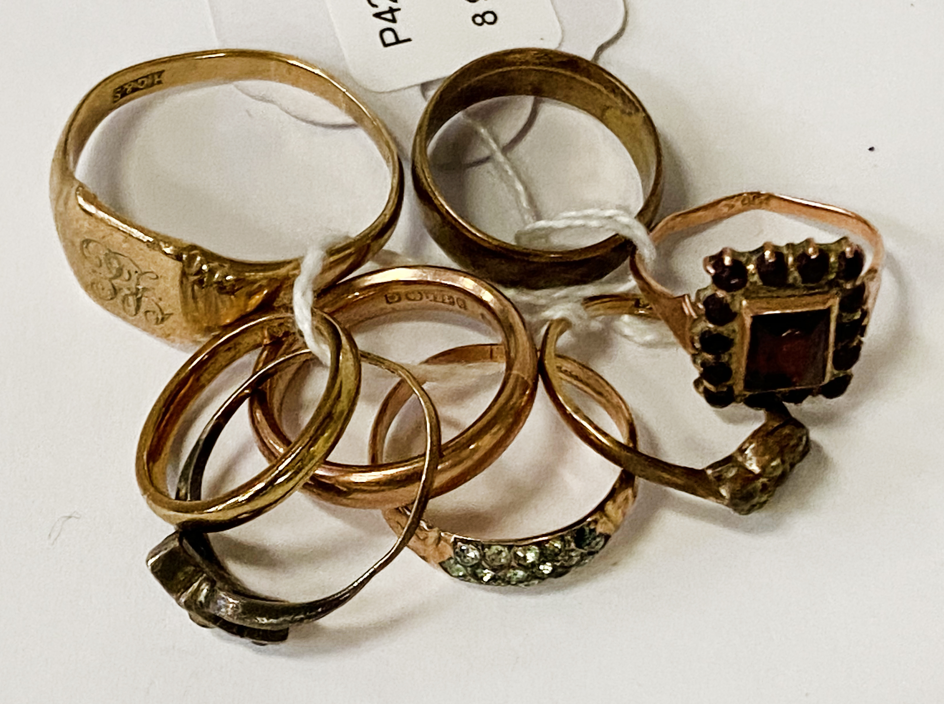 8 9CT GOLD MIXED STONE RINGS - VARIOUS SIZES - APPROX 21.8 GRMA