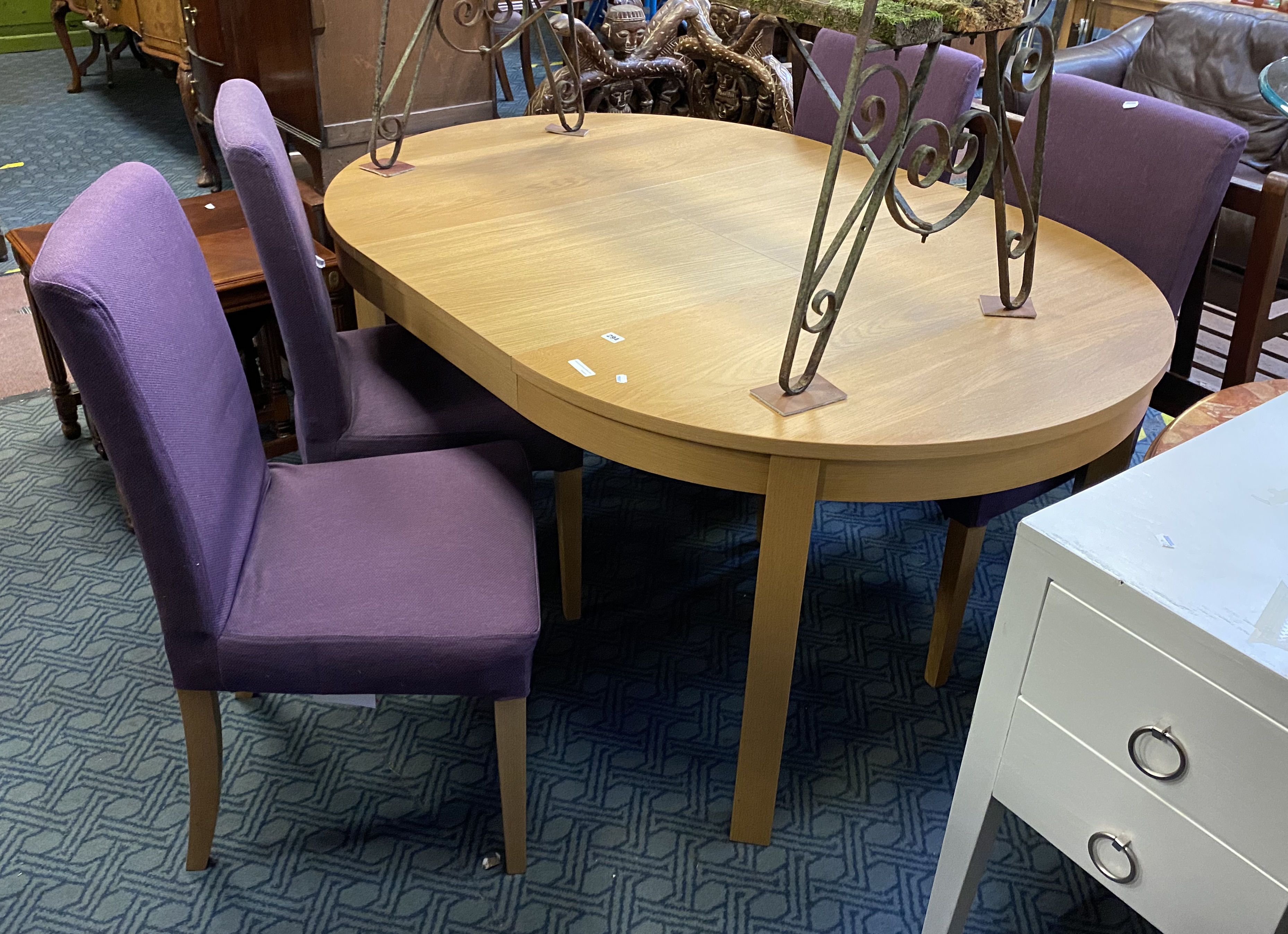 LIGHTWOOD CIRCULAR EXTENDING DINING TABLE & FOUR CHAIRS