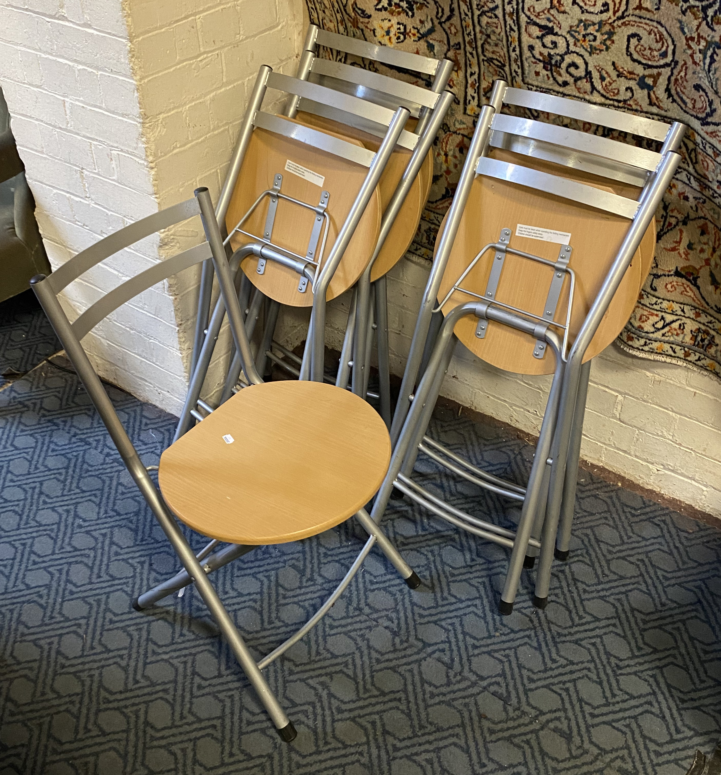 SIX FOLING CHAIRS