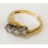 18CT YELLOW GOLD & DIAMOND RING - SIZE M/N - 5 GRAMS APPROX