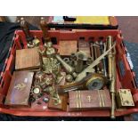 TRAY OF MARITIME ITEMS - COMPASSES/BELLS & OTHER BRASSWARE