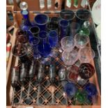 TRAY OF COLOURED ETCHED GLASS