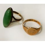 18CT GOLD GREEN STONE RING WITH A 9CT GOLD MONOGRAMMED RING - SIZE G & H
