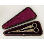 BOXED PAIR OF HM SILVER GRAPE SCISSORS - 2 OZS (IMPERIAL) APPROX