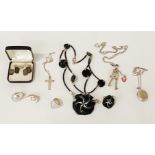 QTY OF SILVER JEWELLERY & OTHERS