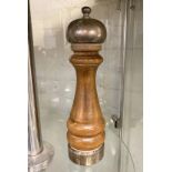 LARGE SILVER & WOOD PEPPER GRINDER - 28 CMS (H) APPROX