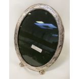 LARGE HM SILVER ENGRAVED OVAL PHOTO FRAME - 33 X 24 CMS APPROX