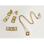 9CT SET OF EARRINGS & A NECKLACE A/F - 6 GRAMS APPROX