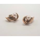 9CT GOLD & PEARL EARRINGS - 2.8 GRAMS APPROX