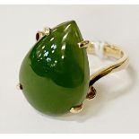 14CT JADE RING IN GOLD 4.2 GRAMS APPROX SIZE L
