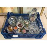 TRAY OF PAPER WEIGHTS & OTHER GLASS