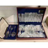 CANTEEN OF CUTLERY VINERS & SILVER PLATE SALAD SET