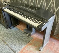 YAMAHA CLAVINOVA