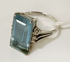 18CT WHITE GOLD AQUAMARINE & 6 DIAMOND RING - SIZE P