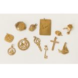 QTY OF 9CT GOLD CHARMS ETC - APPROX 36 GRAMS