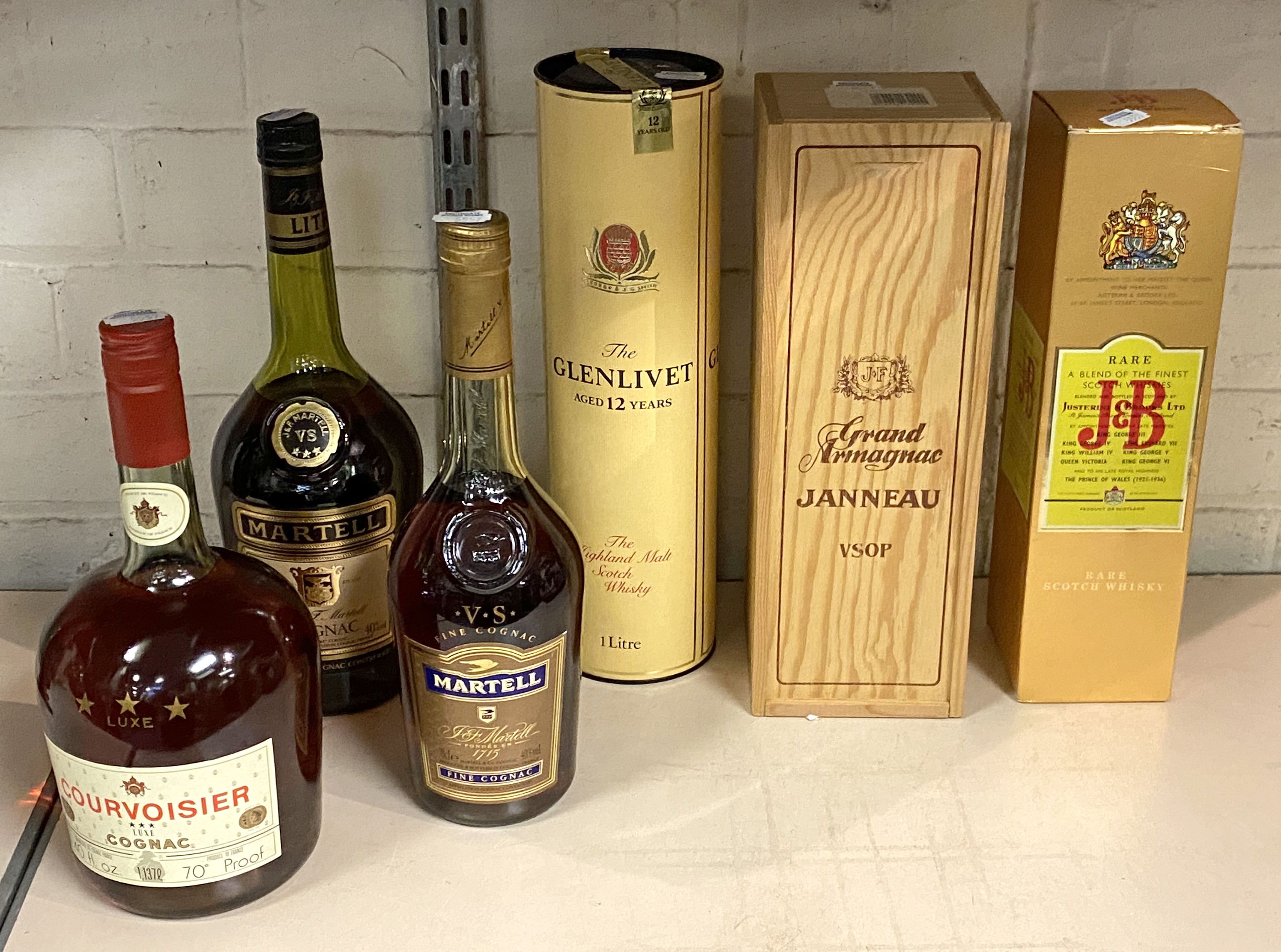 COLLECTION OF WHISKY & COGNAC & ARMAGNAC