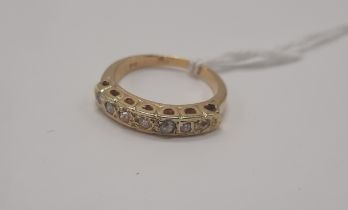 14CT GOLD THREE STONE DIAMOND RING - SIZE P 5.1 GRAMS APPROX