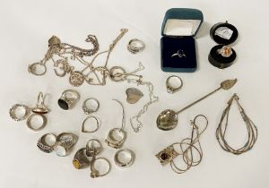 QTY OF MOSTLY SILVER JEWELLERY