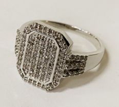 9CT WHITE GOLD DIAMOND CLUSTER RING - SIZE P