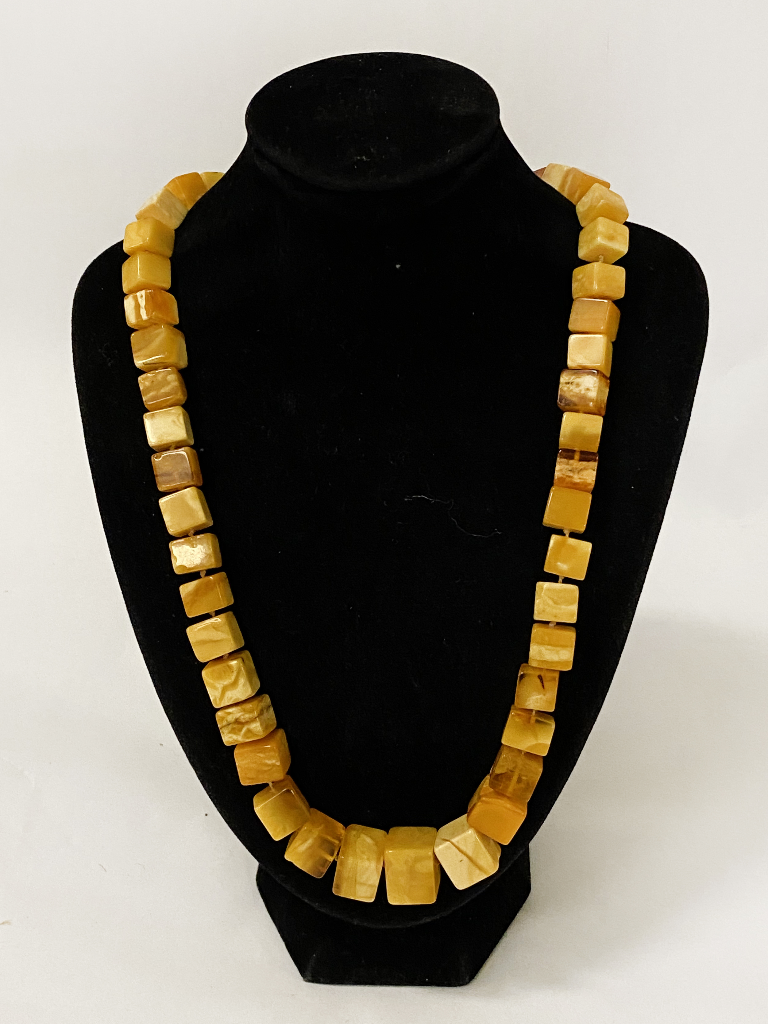 AMBER NECKLACE