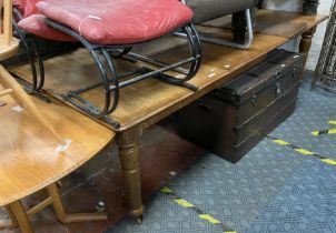 VICTORIAN WIND OUT TABLE