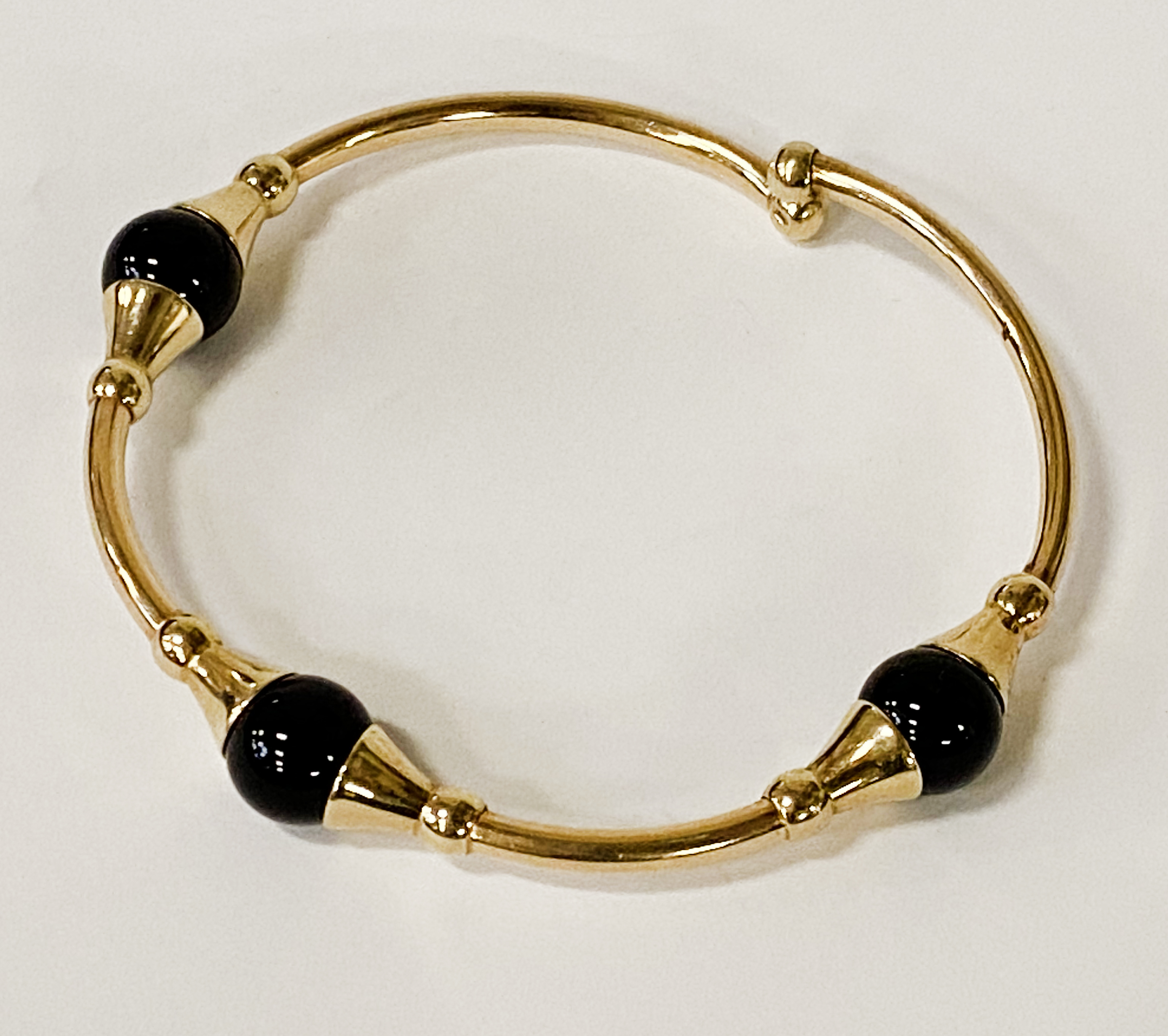 GOLD & BLACK GEMSTONE BANGLE 13.9 APPROX