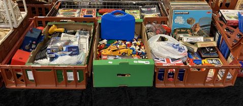 TRAY OF LEGO, LPS, BOXED MODEL CARS & TOP TRUMPS