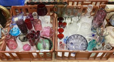 TWO TRAYS OF ART GLASS TO INCLUDE WHITEFRIARS