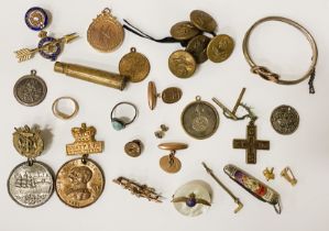 4 9 CARAT GOLD ITEMS TOGETHER WITH OTHER INTERESTING ITEMS