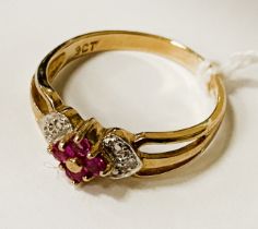 BOXED 9CT GOLD DIAMOND & RUBY RING - SIZE L