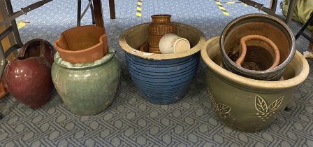 COLLECTION OF POTS