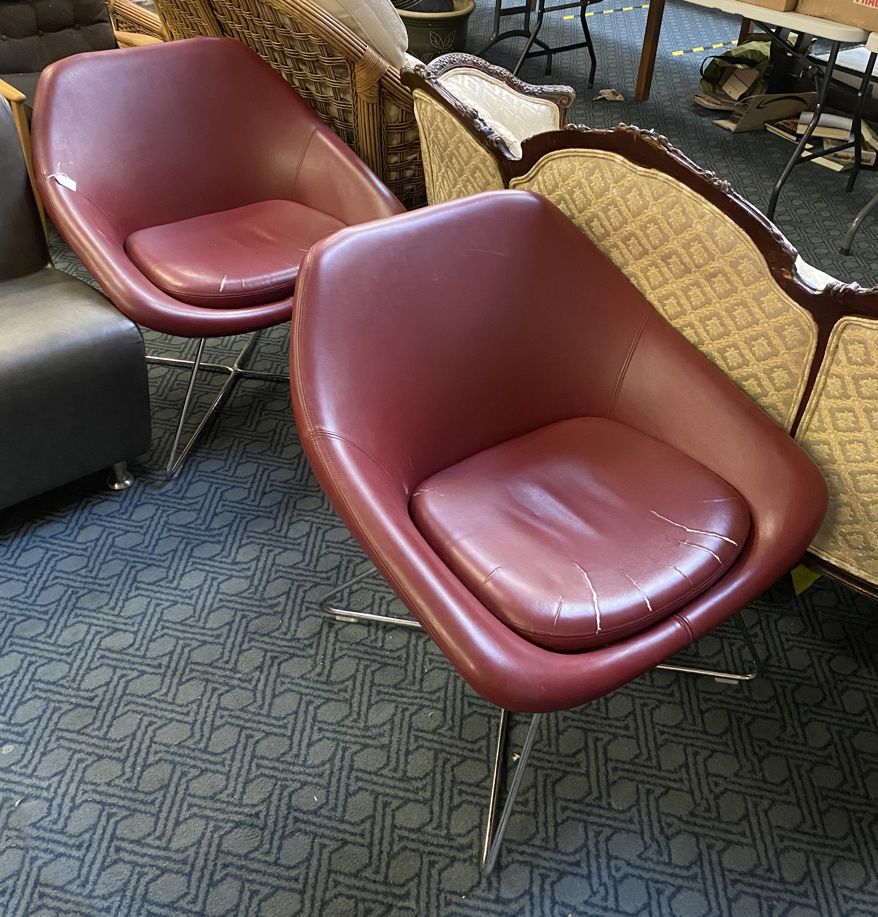 PAIR OF DESIGNER LEATHER & CHROME CHAIRS BY ALLERMUIR (SEATS NEED REPAIR)