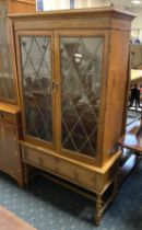 CONTINENTAL DISPLAY CABINET WITH ONE DRAWER