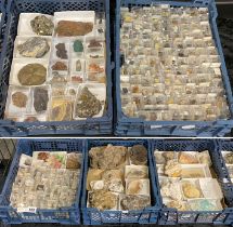 LARGE COLLECTION (5 TRAYS) OF VARIOUS MINERALS, CRYSTALS, AGATES & AMETHYSTS