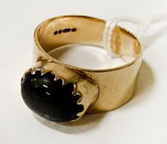 9CT GOLD & ONYX RING SIZE S