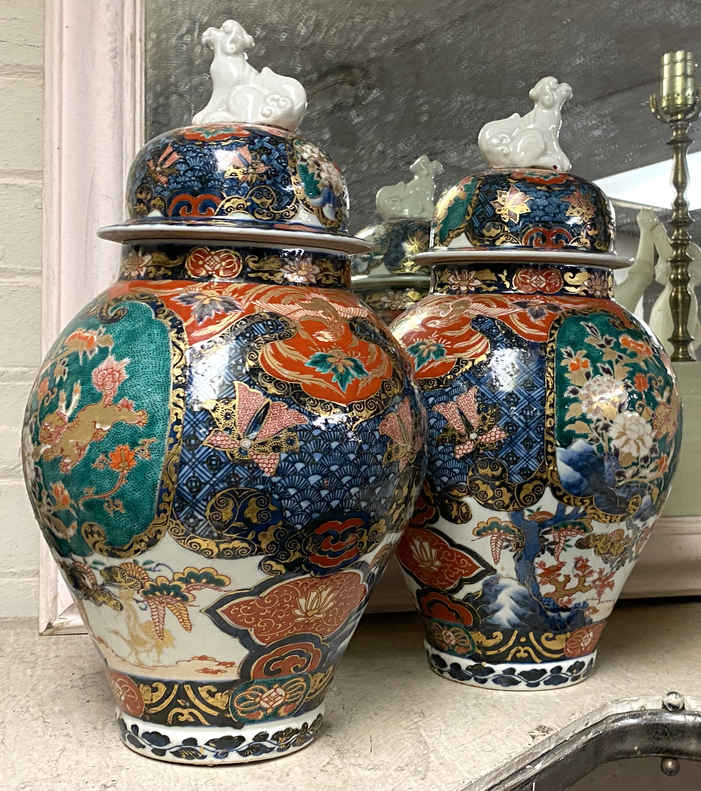 PAIR OF ORIENTAL URNS - 40CMS (H) APPROX