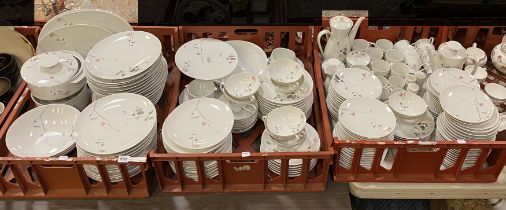 VARIOUS GERMAN ''QUINCE'' DINNER SERVICE