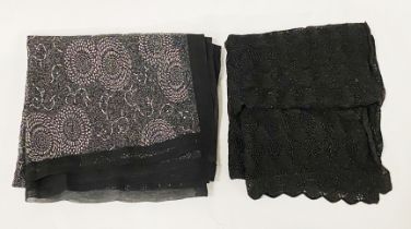 TWO AL- MOTAHAJIBA QATAR SCARVES - BOXED