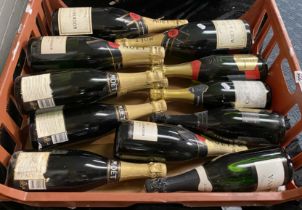 LARGE COLLECTION OF CHAMPAGNE, CHARDONNAY & CAVA TO INCLUDE MOET & CHANDON, MARQUES MONISTROL