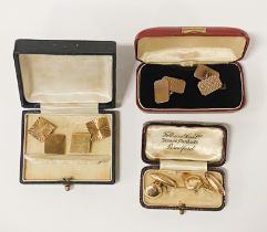 3 PAIRS OF 9 CARAT GOLD CUFFLINKS - 18.1 GRAMS APPROX