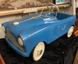 VINTAGE TRIANG PEDAL CAR