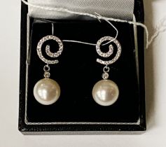 14K WHITE GOLD DIAMOND & CULTURED PEARL EARRINGS