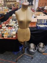 DRESS MAKERS DUMMY (SINGER)