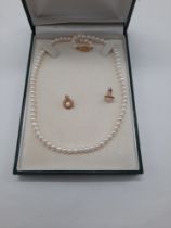 9CT GOLD CULTURED PEARL NECKLACE & EARRING SET