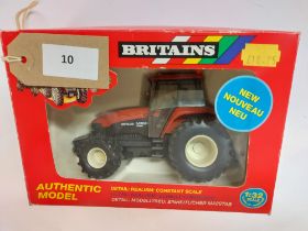 Britains New Holland M160 Tractor - GC - Box slight wear