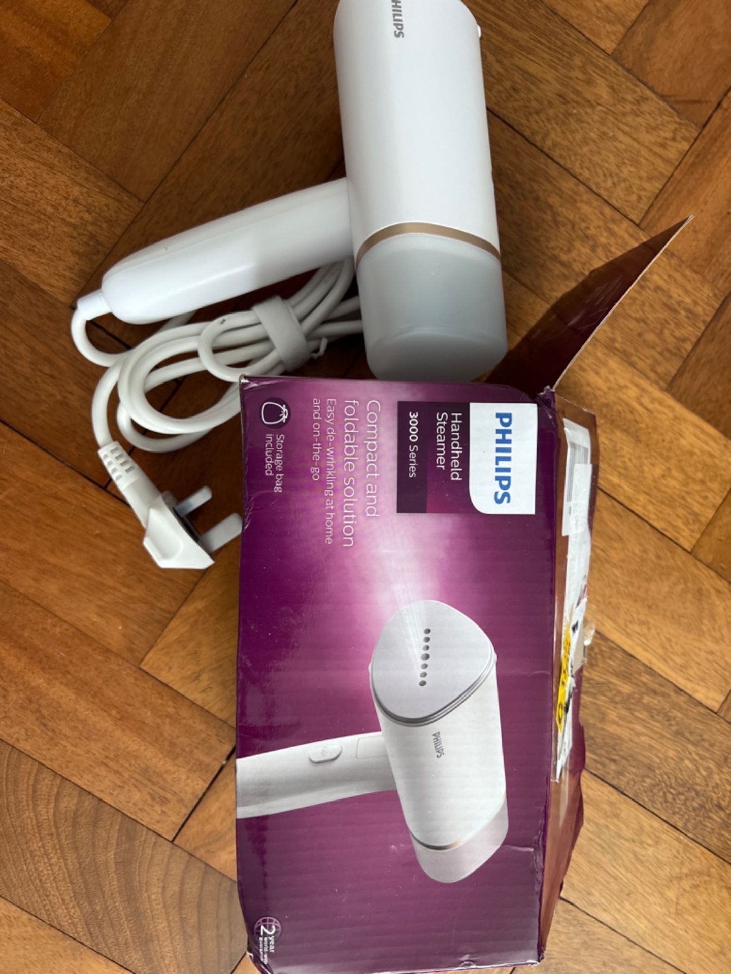 Philips Handheld Steamer 3000 Series, Compact and Foldable, Ready to Use in ˜30 Seconds, No Ironin - Image 2 of 2